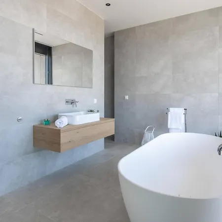 Infinity With Infinity Pool, Sea View Villa *