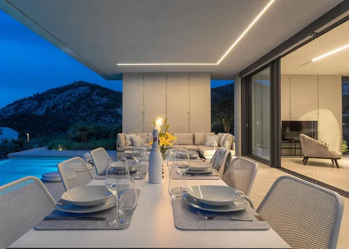 Villa Infinity With Infinity Pool, Sea View