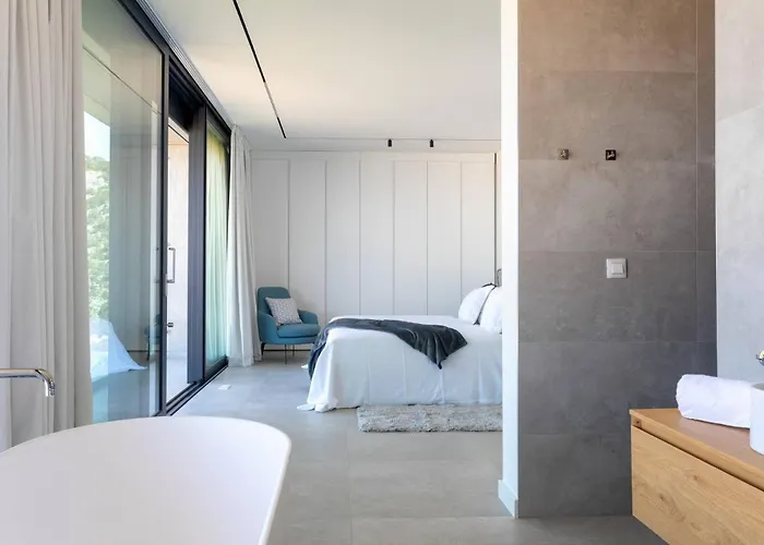 Infinity With Infinity Pool, Sea View *