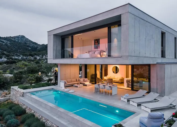 Infinity With Infinity Pool, Sea View