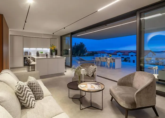 Infinity With Infinity Pool, Sea View *