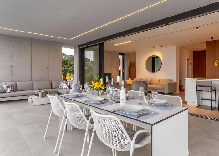 Infinity With Infinity Pool, Sea View * Hvar Town