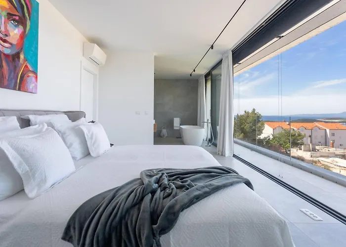 Infinity With Infinity Pool, Sea View