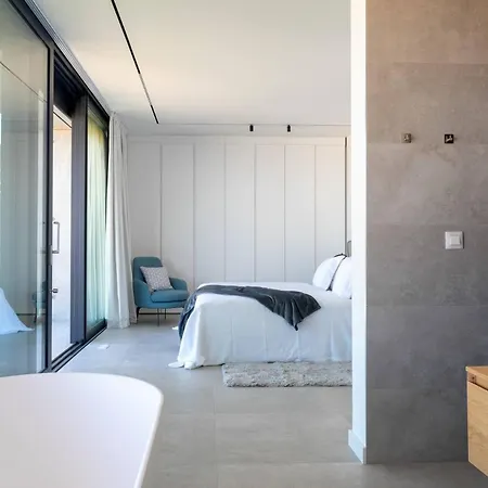 Infinity With Infinity Pool, Sea View *