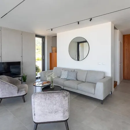 Infinity With Infinity Pool, Sea View * 赫瓦尔