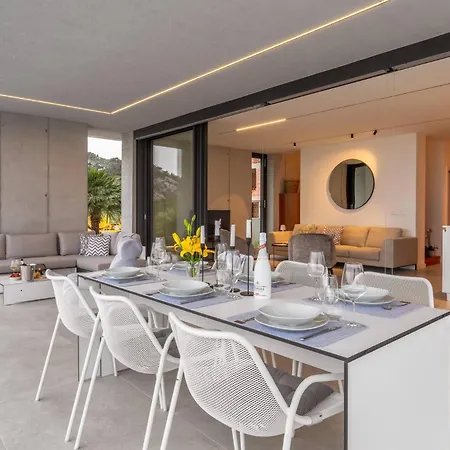 Infinity With Infinity Pool, Sea View * 赫瓦尔