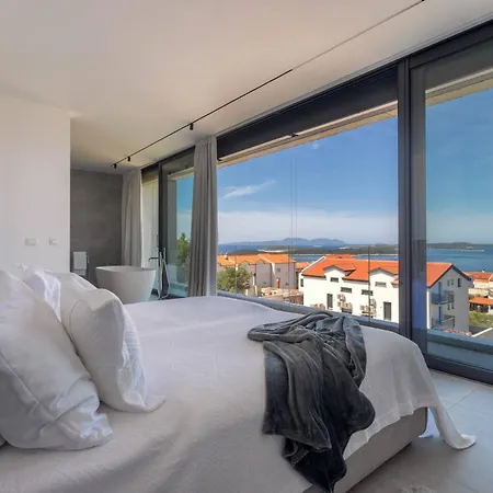 Infinity With Infinity Pool, Sea View 赫瓦尔