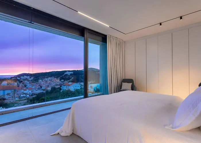 Infinity With Infinity Pool, Sea View