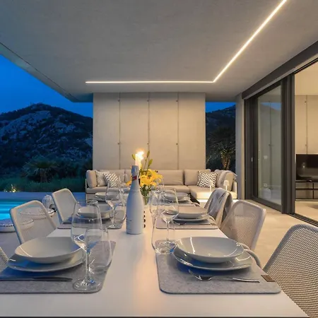 Villa Infinity With Infinity Pool, Sea View