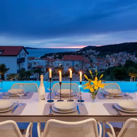 Infinity With Infinity Pool, Sea View