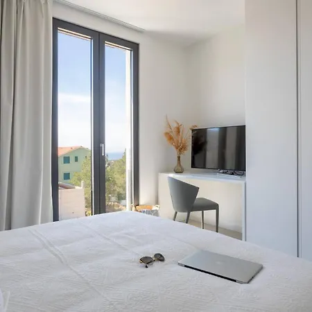 Villa Infinity With Infinity Pool, Sea View *