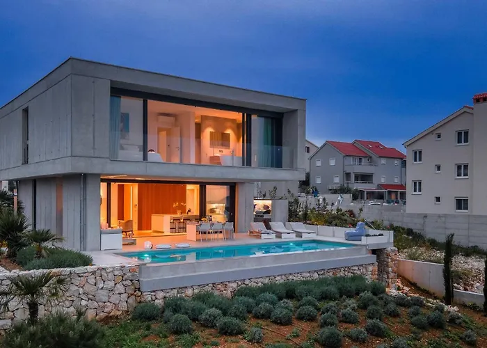 Infinity With Infinity Pool, Sea View *