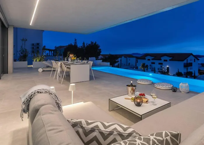 Infinity With Infinity Pool, Sea View Вілла Хвар