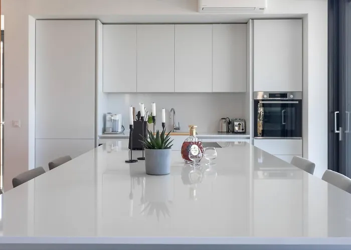 Вілла Infinity With Infinity Pool, Sea View Хвар