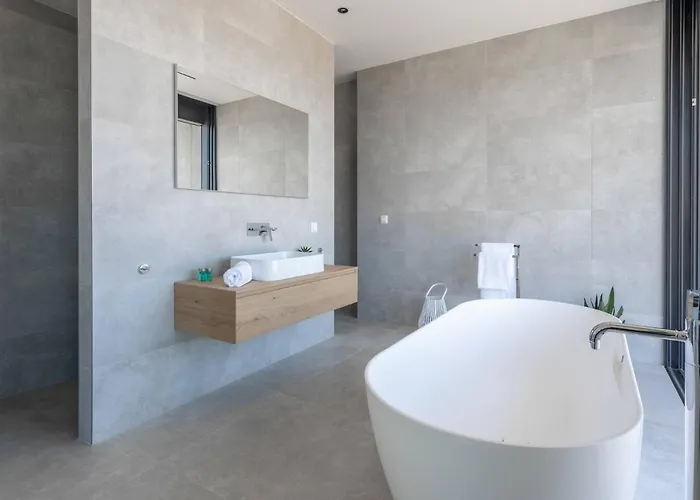 Infinity With Infinity Pool, Sea View Вілла *