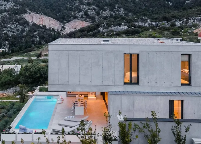 Infinity With Infinity Pool, Sea View Вілла *