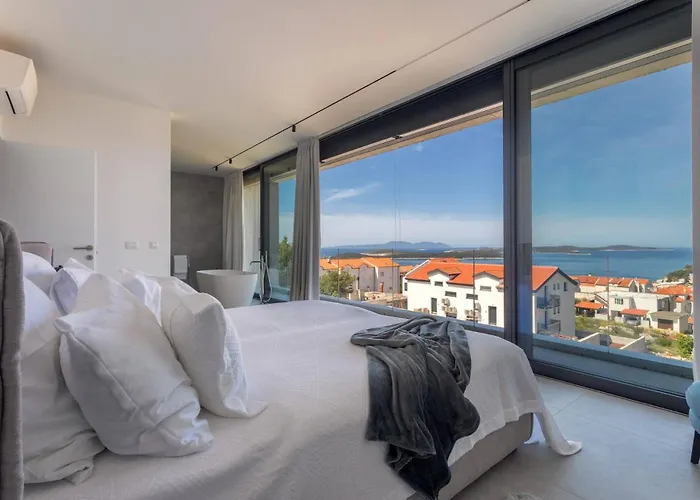 Infinity With Infinity Pool, Sea View Хвар