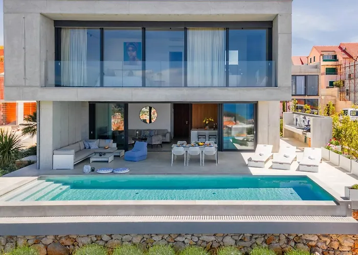 Вілла Infinity With Infinity Pool, Sea View Хвар